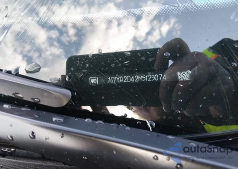 2021 Chevrolet Corvette Stingray Rwd 1Lt z USA, uszkodzony, nr VIN 1G1YA2D42M5125074